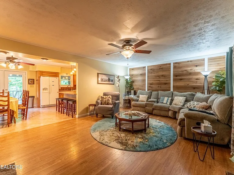 1806 Perimeter Dr — Photo 11