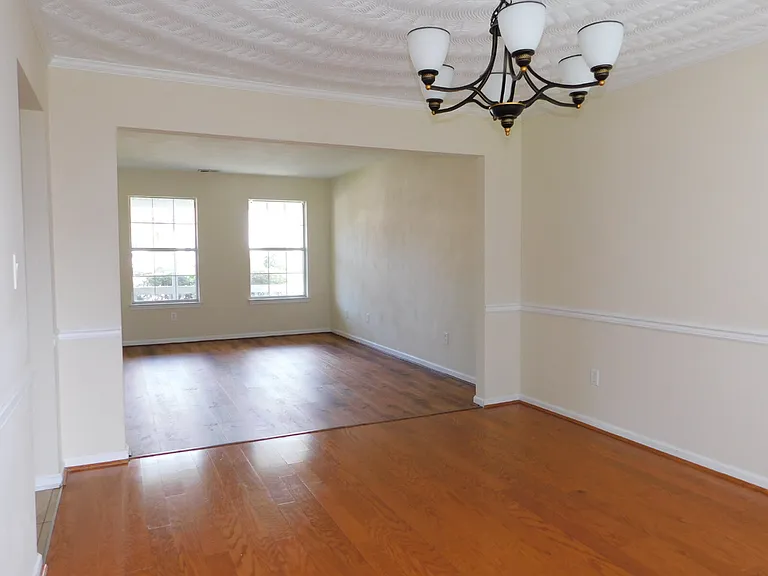 7559 Hughart St — Photo 12