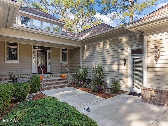 3rd image of 7 Wellington Drive