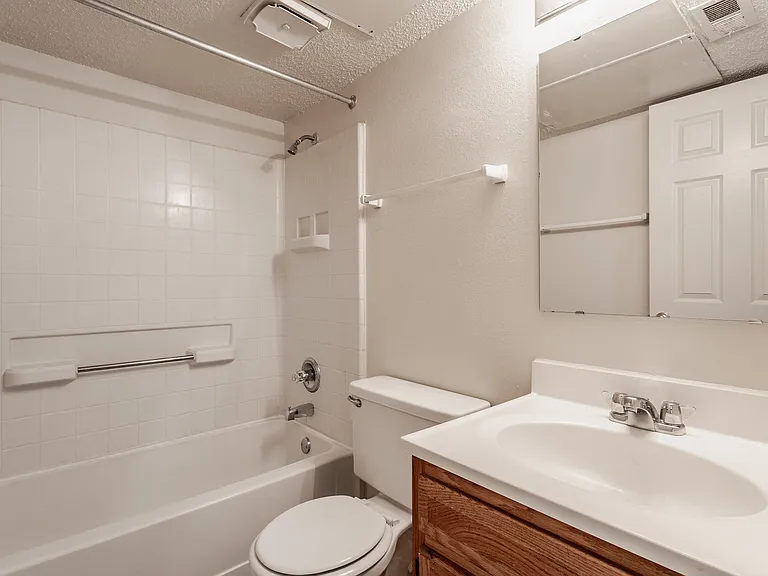 Bavarian Village Apartments — Photo 29