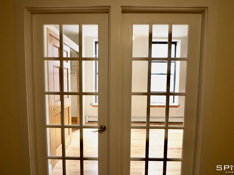 814 10th Ave #5A — Photo 5