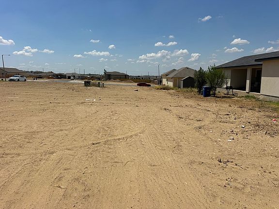 3rd image of 6007 Cherimoya Ln