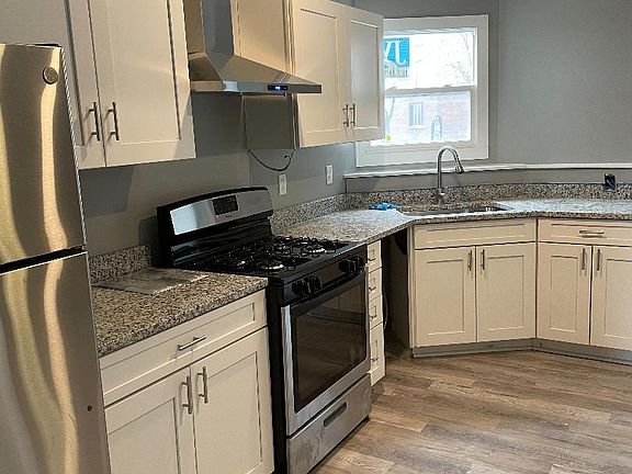 5th image of 309 7th St #3