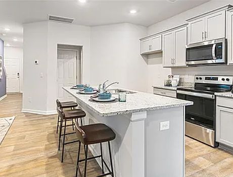 4th image of 192 Canopy Ct