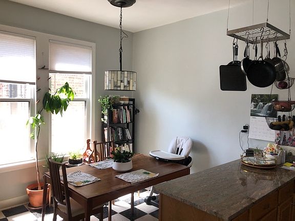 2nd image of 6521 N Greenview Ave #1