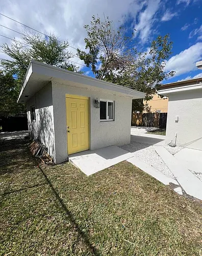 741 NW 3rd Ave Photo 1