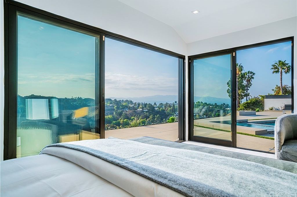 house on the hill レギンス 16479 Royal Hills Dr, Encino, CA 91436 | Zillow