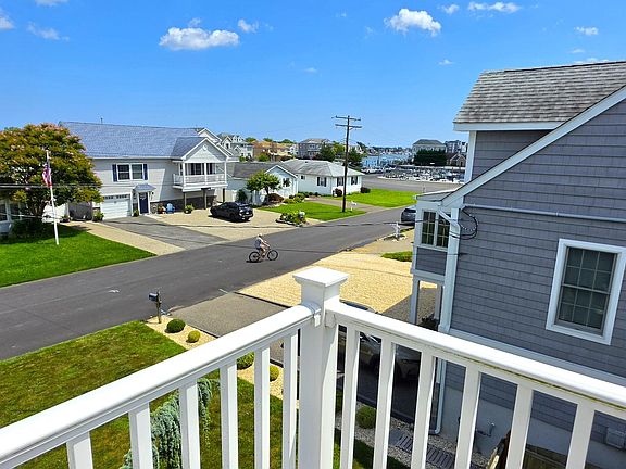 4th image of 1810 Beach Boulevard