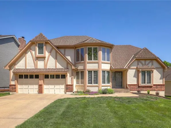 11809 Hardy St, Overland Park, KS 66210