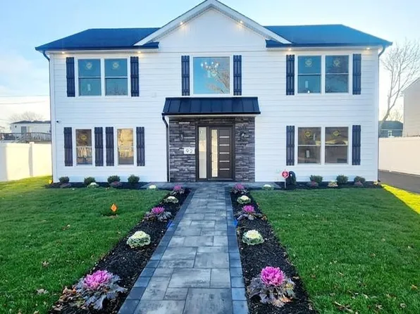 92 Butternut Lane, Levittown, NY 11756