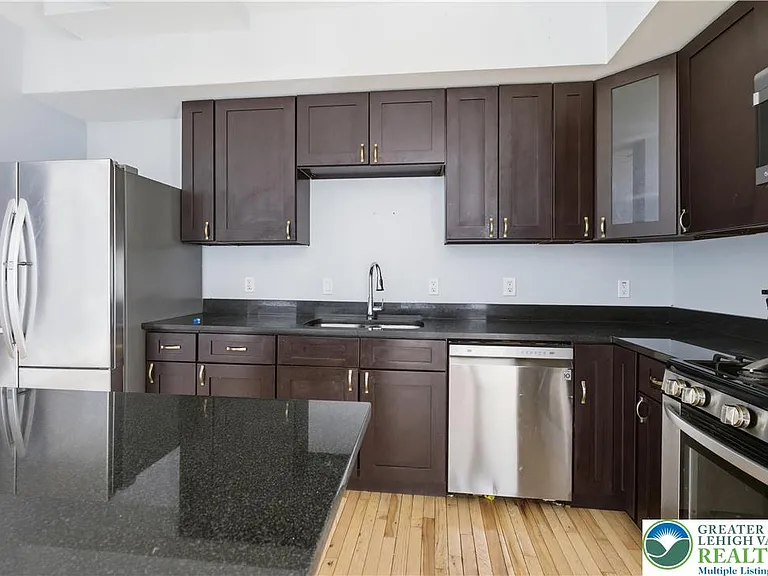 623 Walnut Ave #C2 — Photo 8
