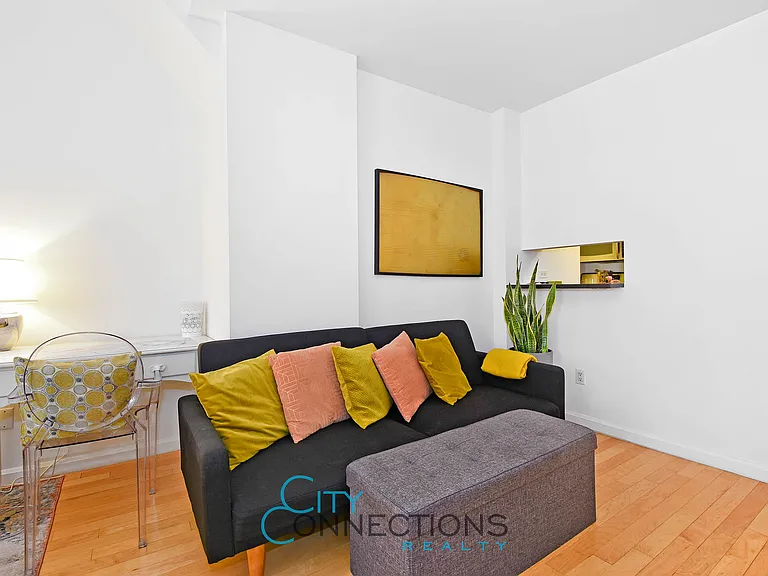 20 West St #4B — Photo 6