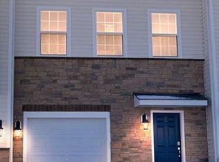 8327 Alexander Ct, Breinigsville, PA 18031