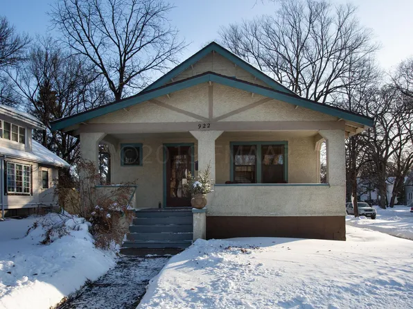 922 University Dr S, Fargo, ND 58103