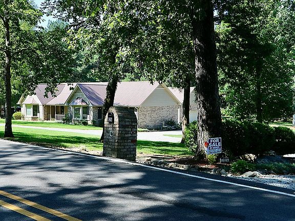 4th image of 826 Old Gurley Pike
