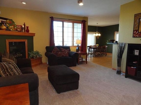 3rd image of 4260 Huntinghorne Dr