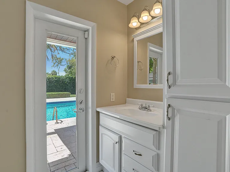 248 Codrington Dr — Photo 62
