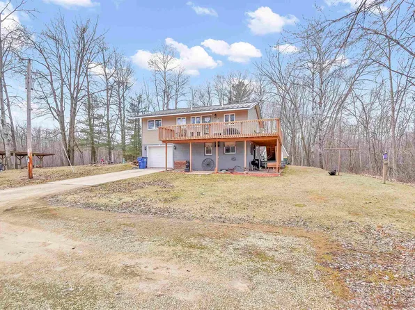 E11098 Nature Rd, Clintonville, WI 54929
