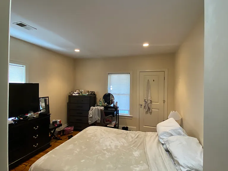 25 Lothrop St #2 — Photo 13