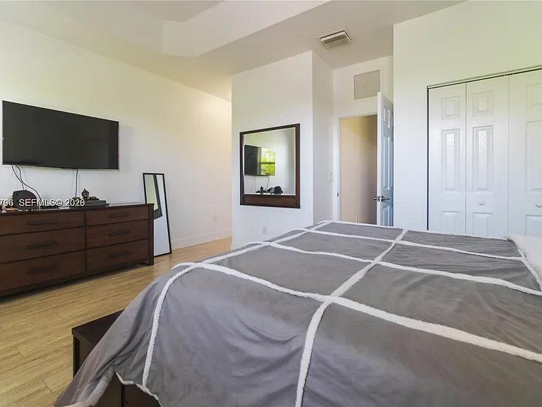 3065 SE 1st Dr #1 — Photo 19