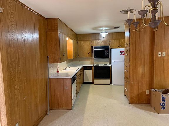 5th image of 130 Sierra Dr
