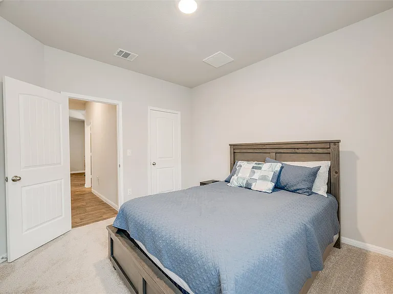 102 Rainmaker Cv — Photo 23