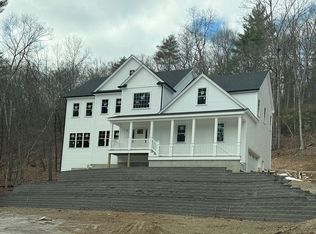 99 W River St, Upton, MA 01568