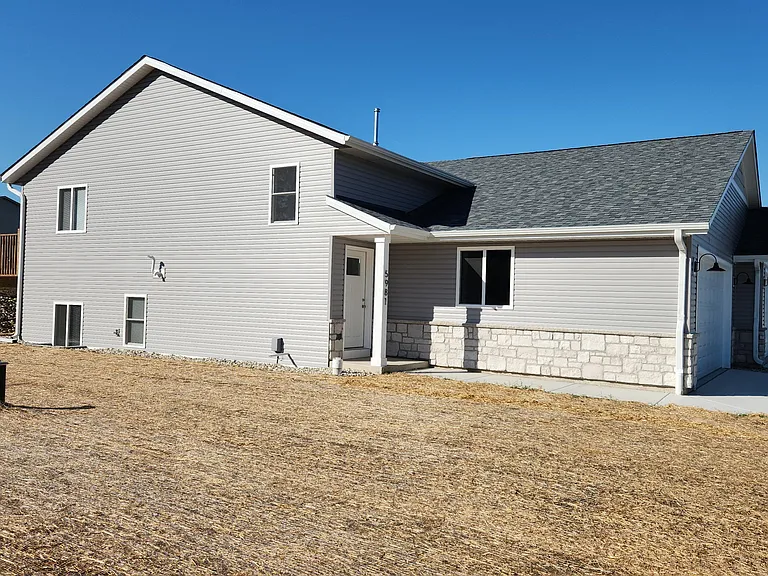 5981-5983 Hanson Ct — Photo 2