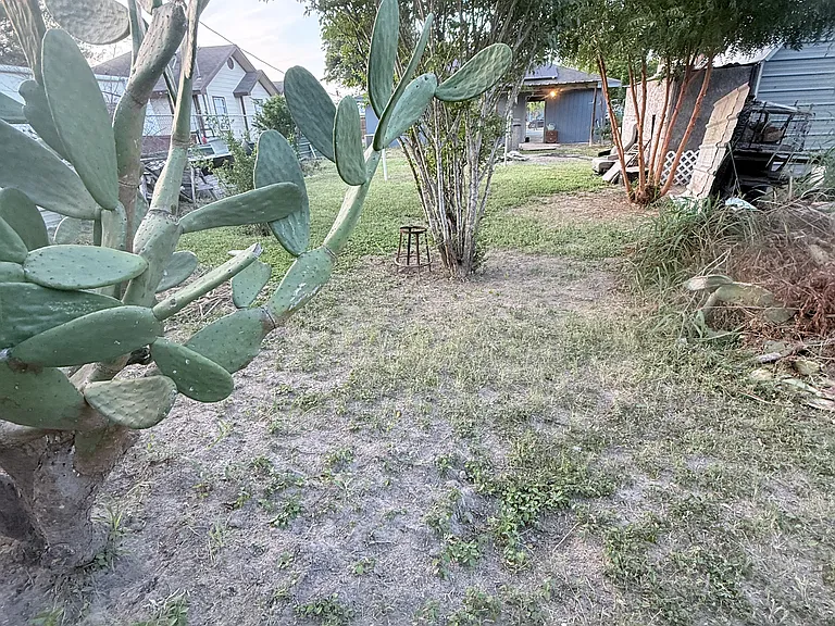 2305 Lusby St — Photo 6