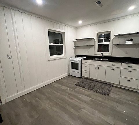 Room for a Kitchen Island + Seating