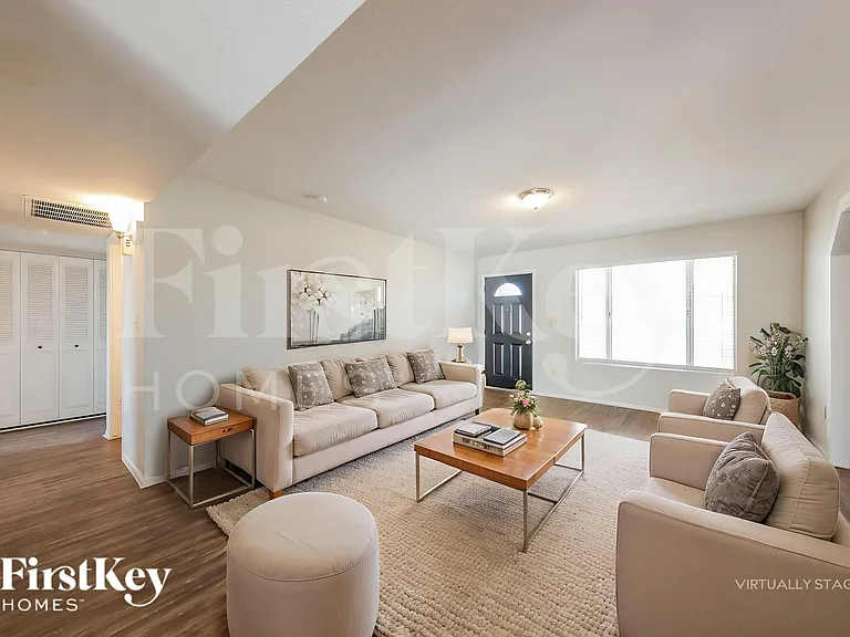 7232 W Brown St — Photo 4