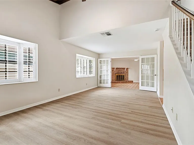 345 Bailey St — Photo 8