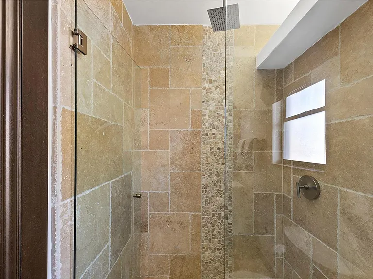 2430 Castilla Isle — Photo 30