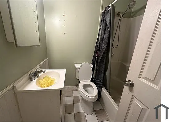 34 Agawam St #1R — Photo 7