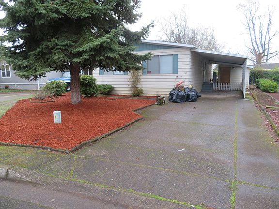 Street view, room for 3 cars
