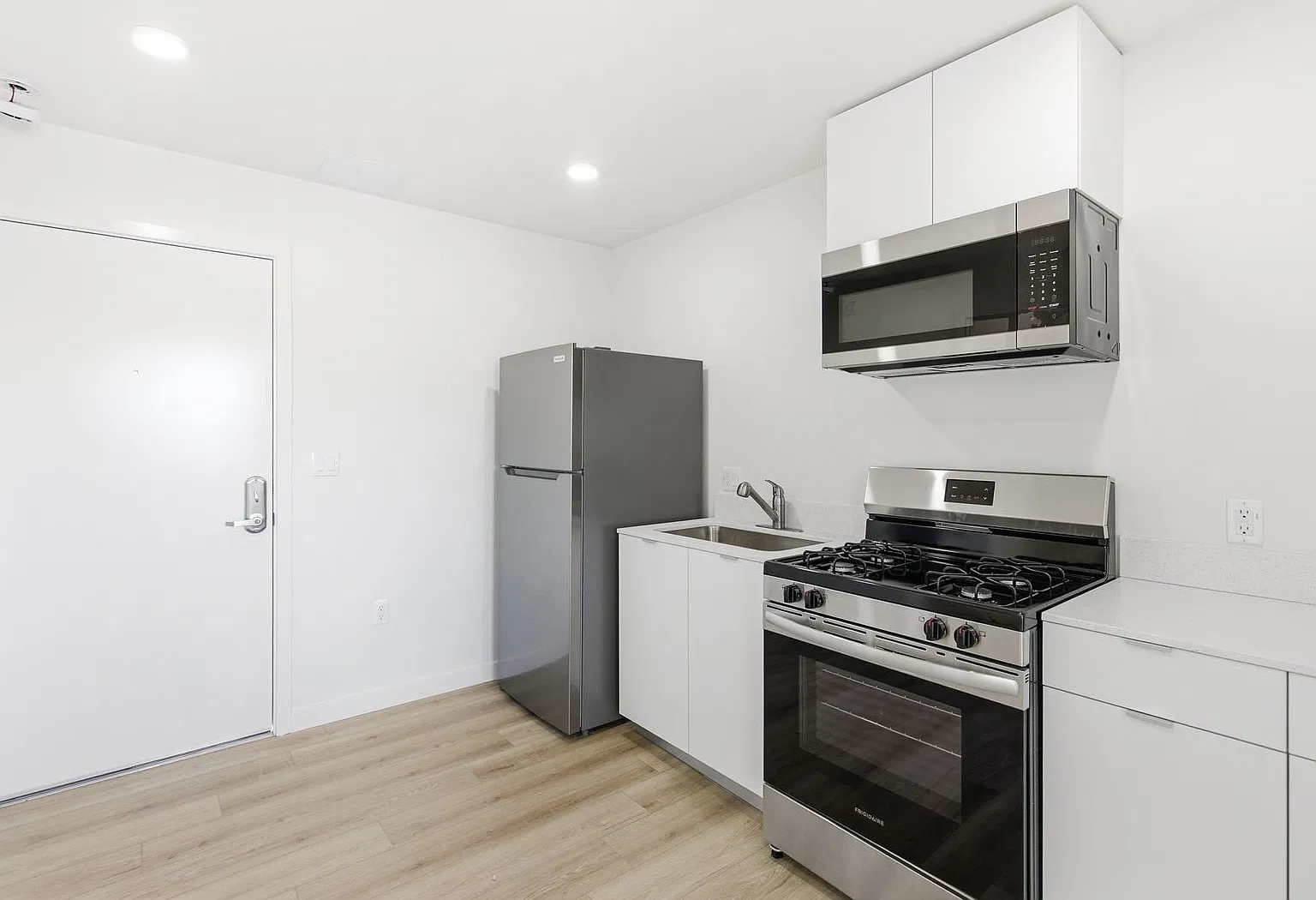 7655 San Pedro Street — Photo 3
