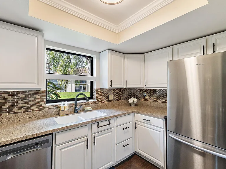 671 SW South River Dr #105 — Photo 14