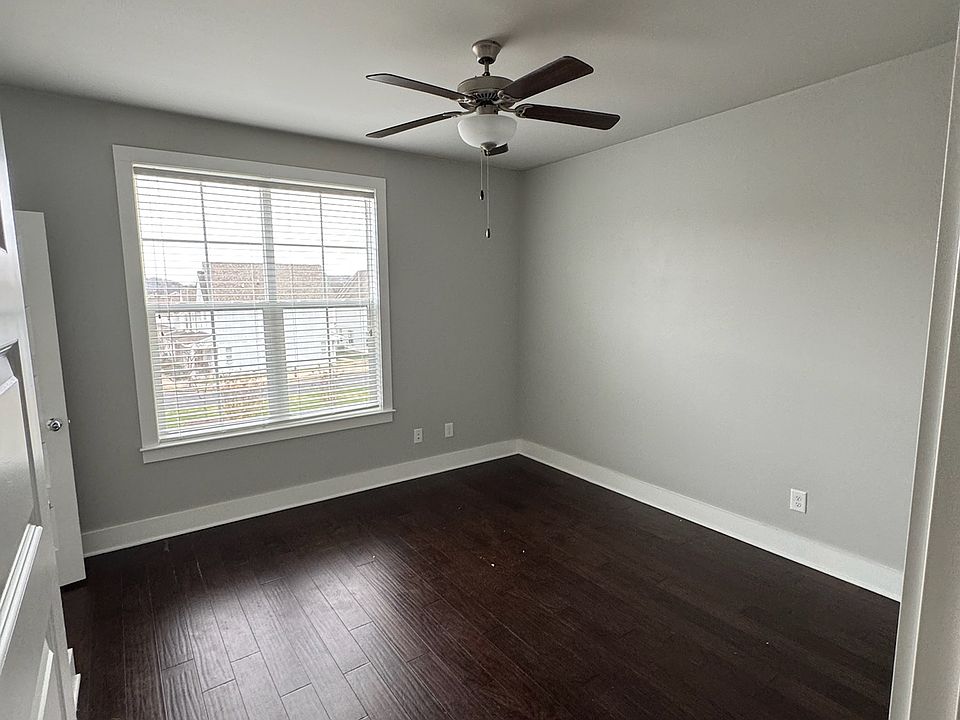 1st image of 792 Cottage Park Dr