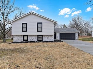 197 Rue Grand Dr, Lake Saint Louis, MO 63367