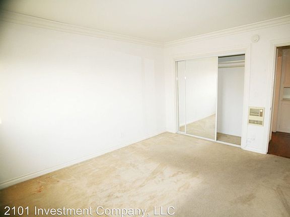 4th image of 2616 5th St APT 208