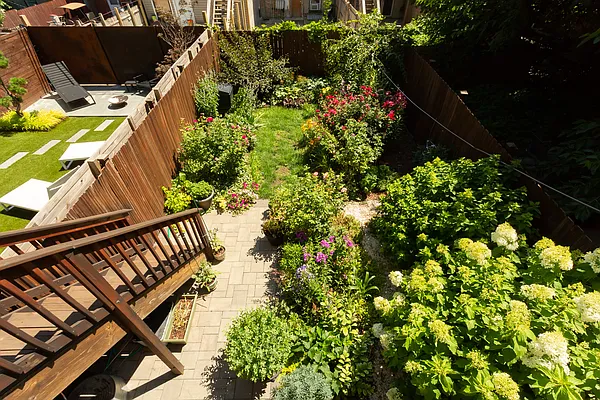 Rented by Compass | media 19