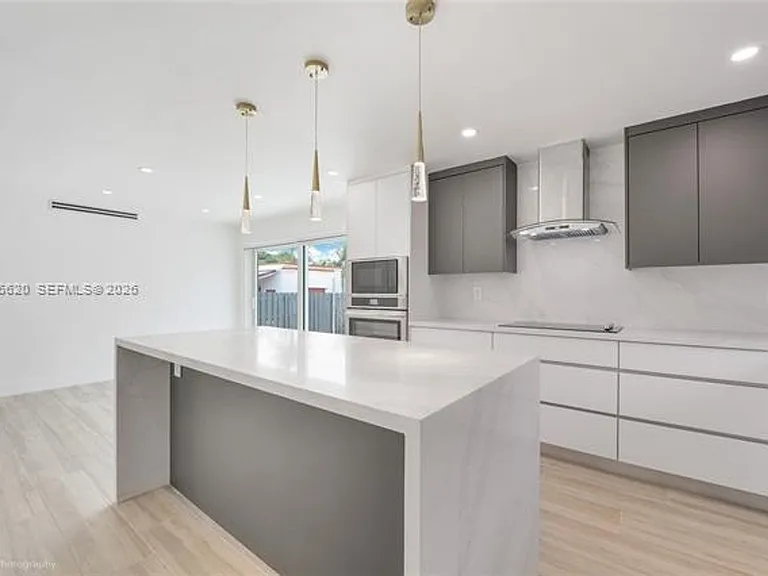 1654 SW 18th Ave #1654 — Photo 5