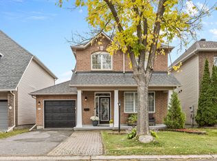 5 Rossan St, Ottawa, ON K2G6R6