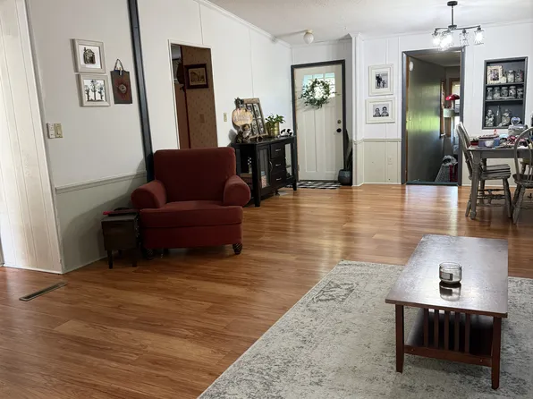 (undisclosed Address), Cortland, NY 13045
