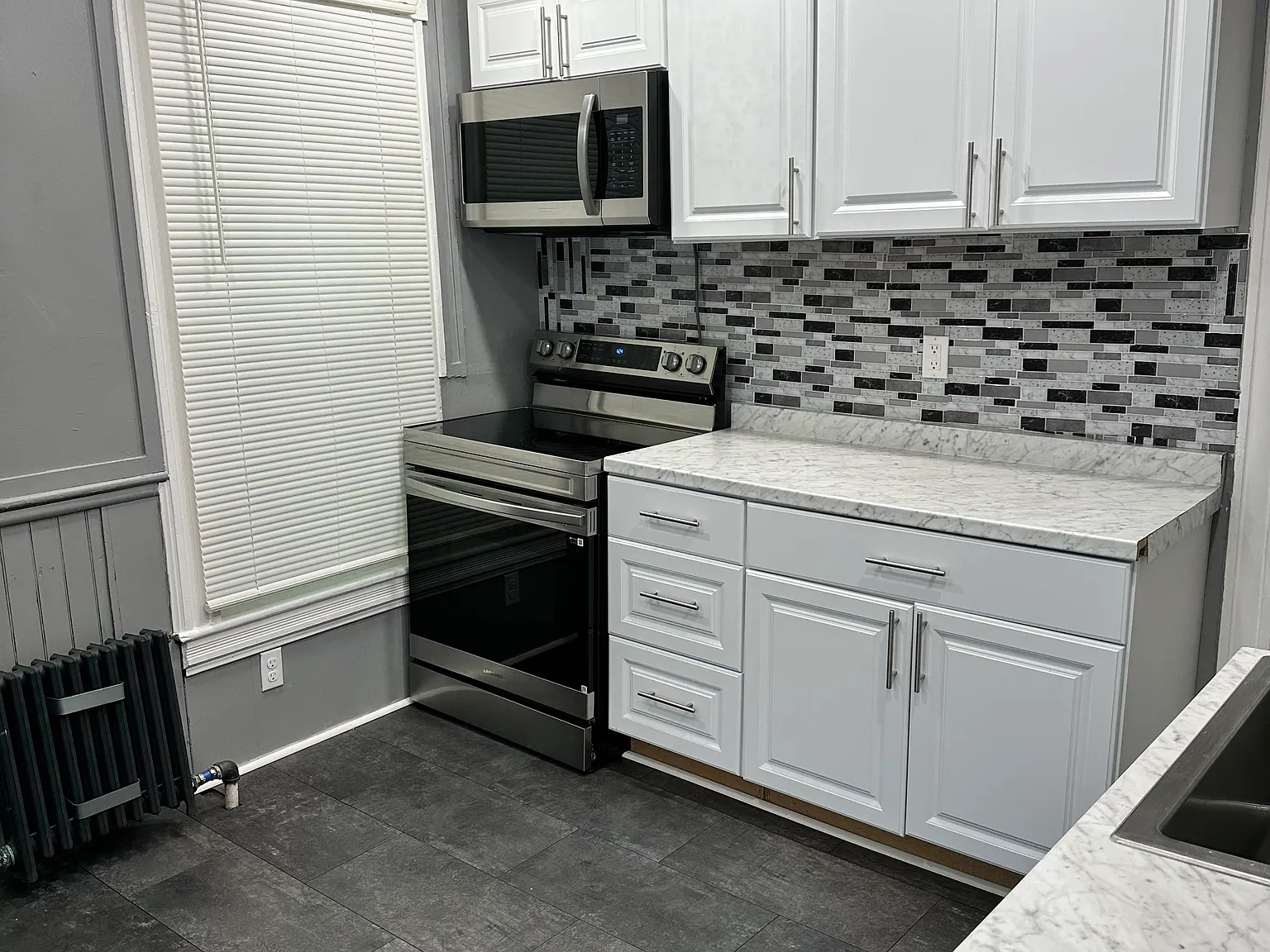 2 bed, 800 sqft, $1,400 — Photo 2
