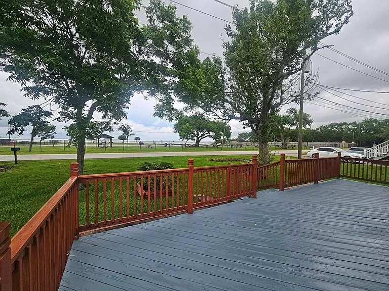 407 Bayshore Dr — Photo 5