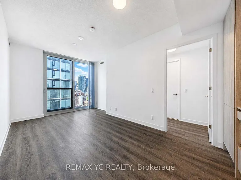 180 Front St E #2212 — Photo 9