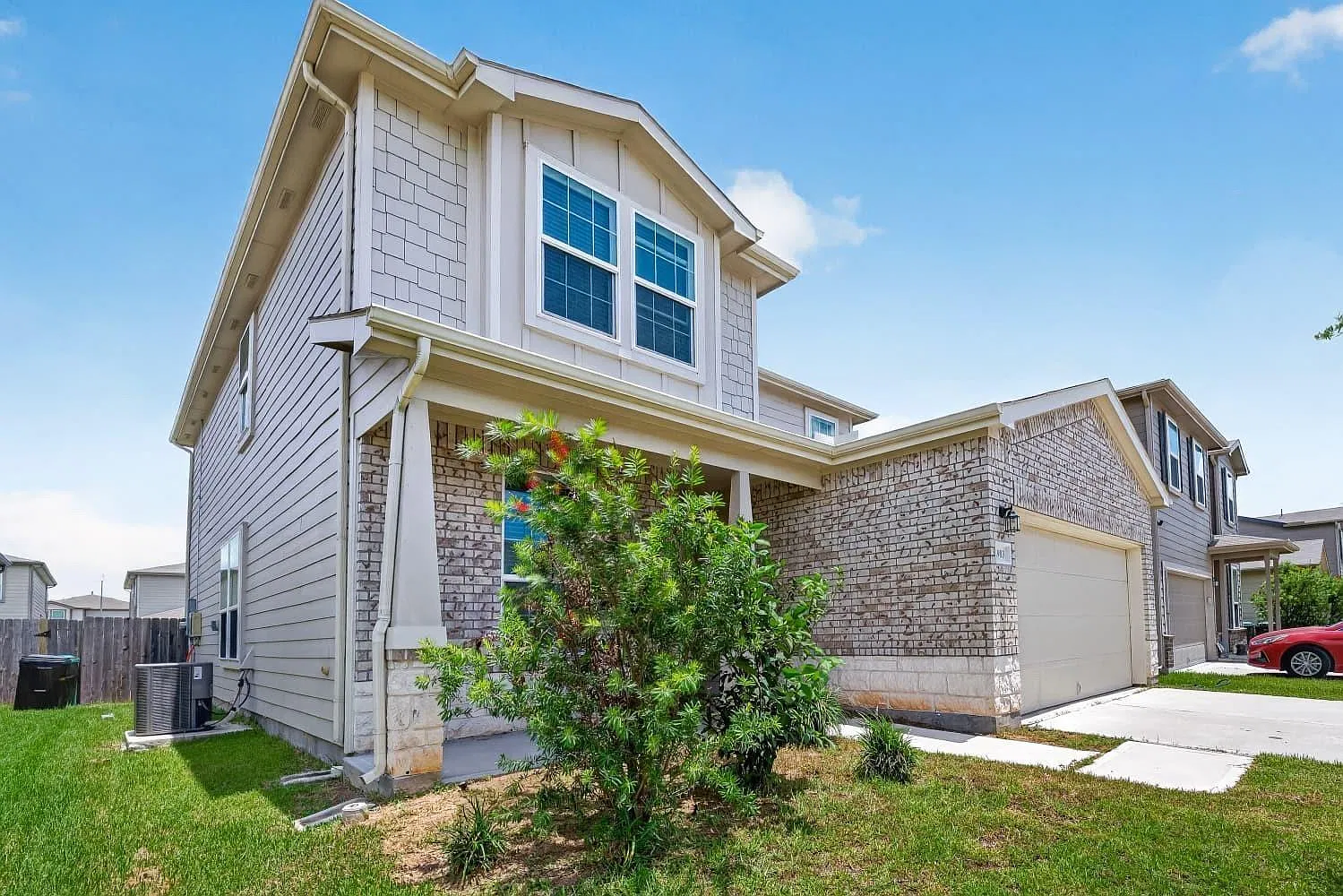4 bed, 2.5 bath, 2684 sqft, $2,600 — Photo 1