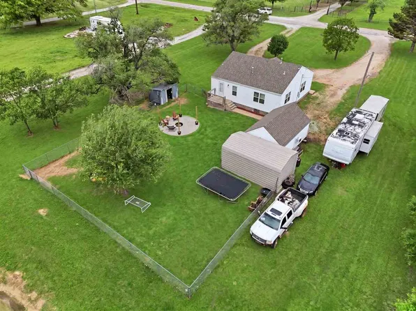 3499 Joe Colby Rd, Ponca City, OK 74604