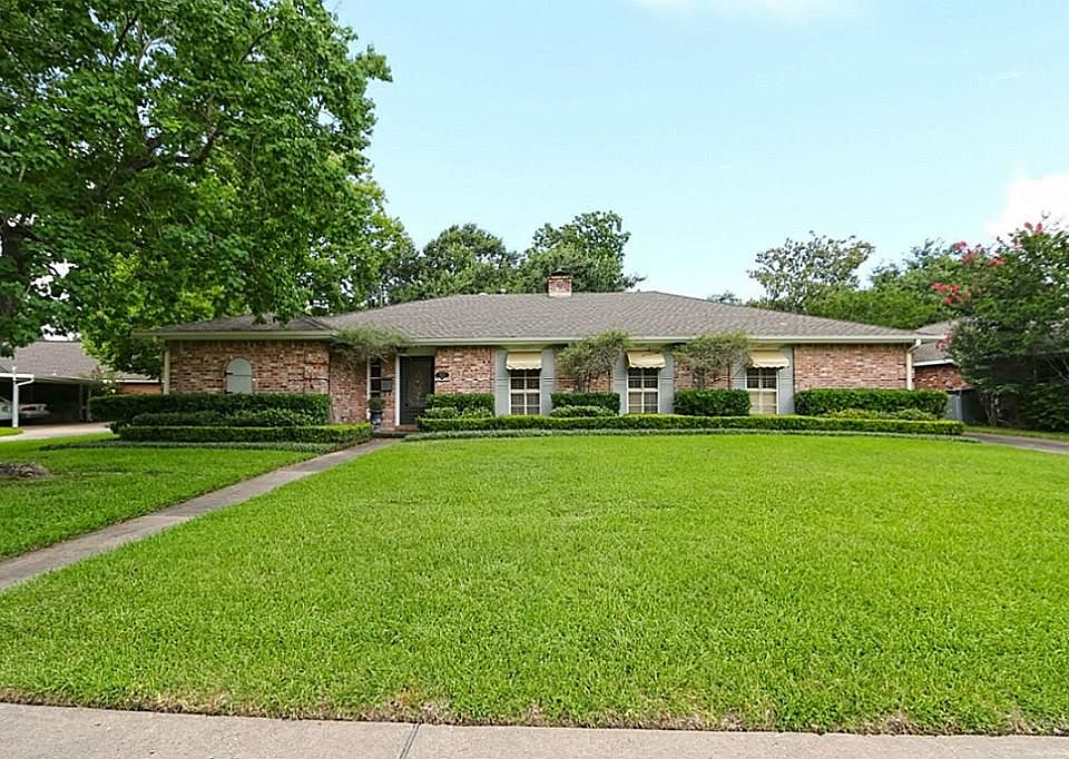 Stunning brick home in Westbury